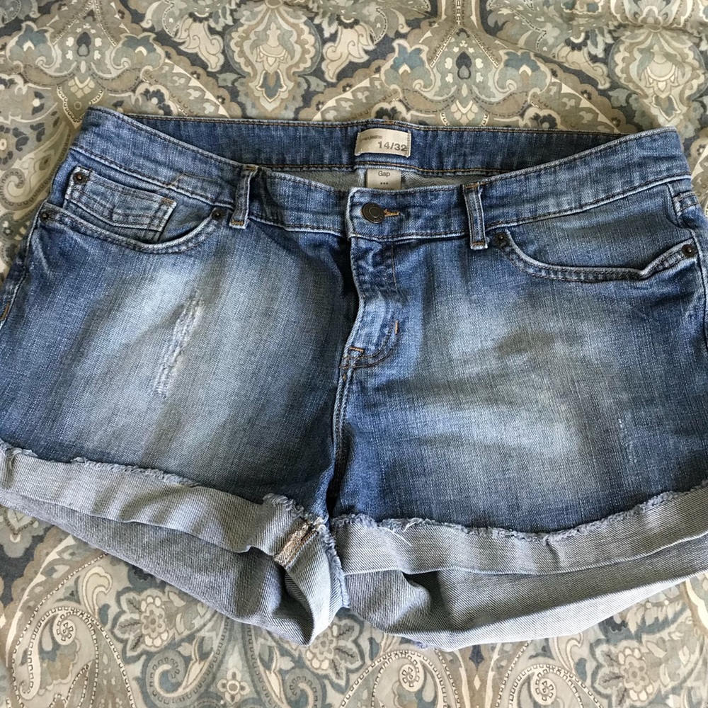 Gap raw edge cuffed denim shorts, size 14